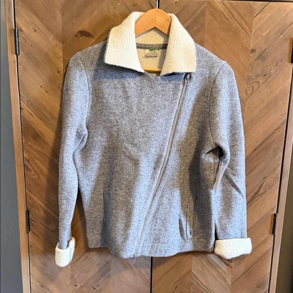 Anthropologie Gray and Cream Sweater